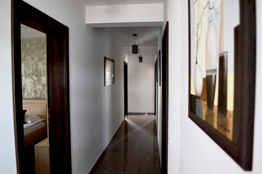 Casa Caroli Târgu Jiu Exterior foto